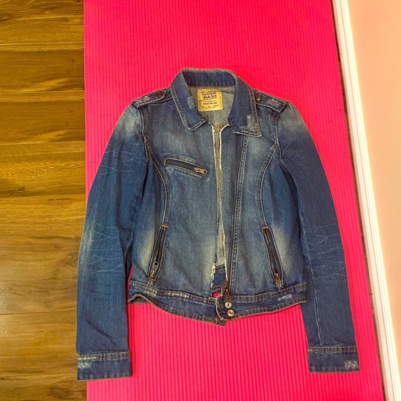 Large Jean jacket from Zara. - Picture 1 of 9